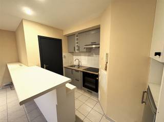 RUSTIG GELEGEN STUDIO NABIJ HET CENTRUM Deze compacte studio is netjes onderhouden en praktisch ingericht.Er is een open ruimte die dienst doet al...