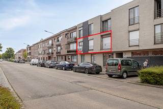 Dit ruime appartement van 140 m² bevindt zich aan de Lage Kaart in Brasschaat. De eigendom omvat twee slaapkamers, een badkamer, een terras, een...