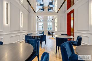 In de Kapelstraat op huisnummer 51 vinden we dit volledig gerenoveerd karaktervol historisch pand terug ook wel gekend als het...