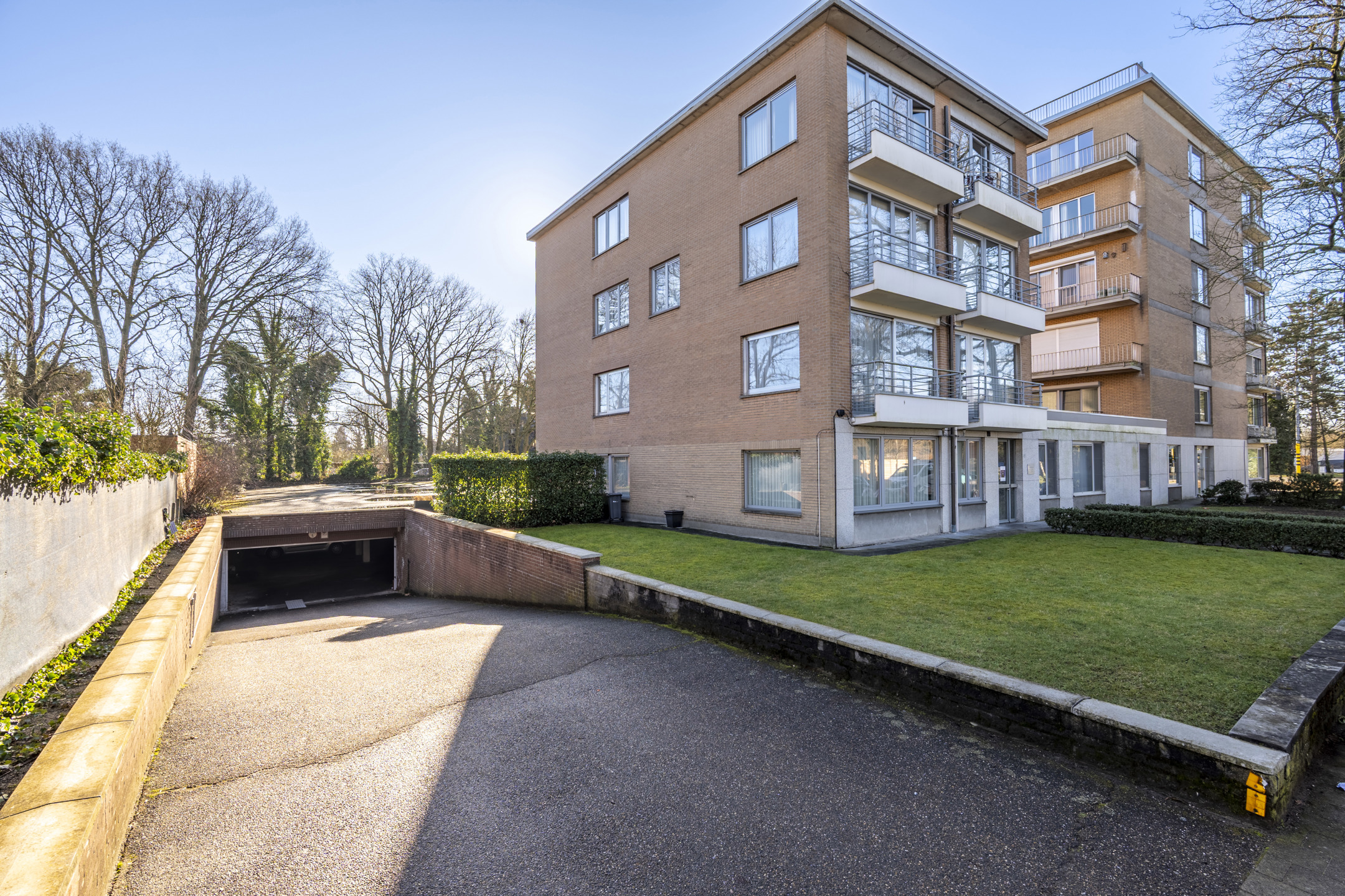 TE KOOP: In residentie "Hoge Locht" - autostaanplaats - foto 2