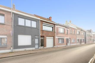 Te koop: charmant huis in de Commandant Weynsstraat in Hoboken, op korte afstand van winkels, scholen, openbaar vervoer en belangrijke...