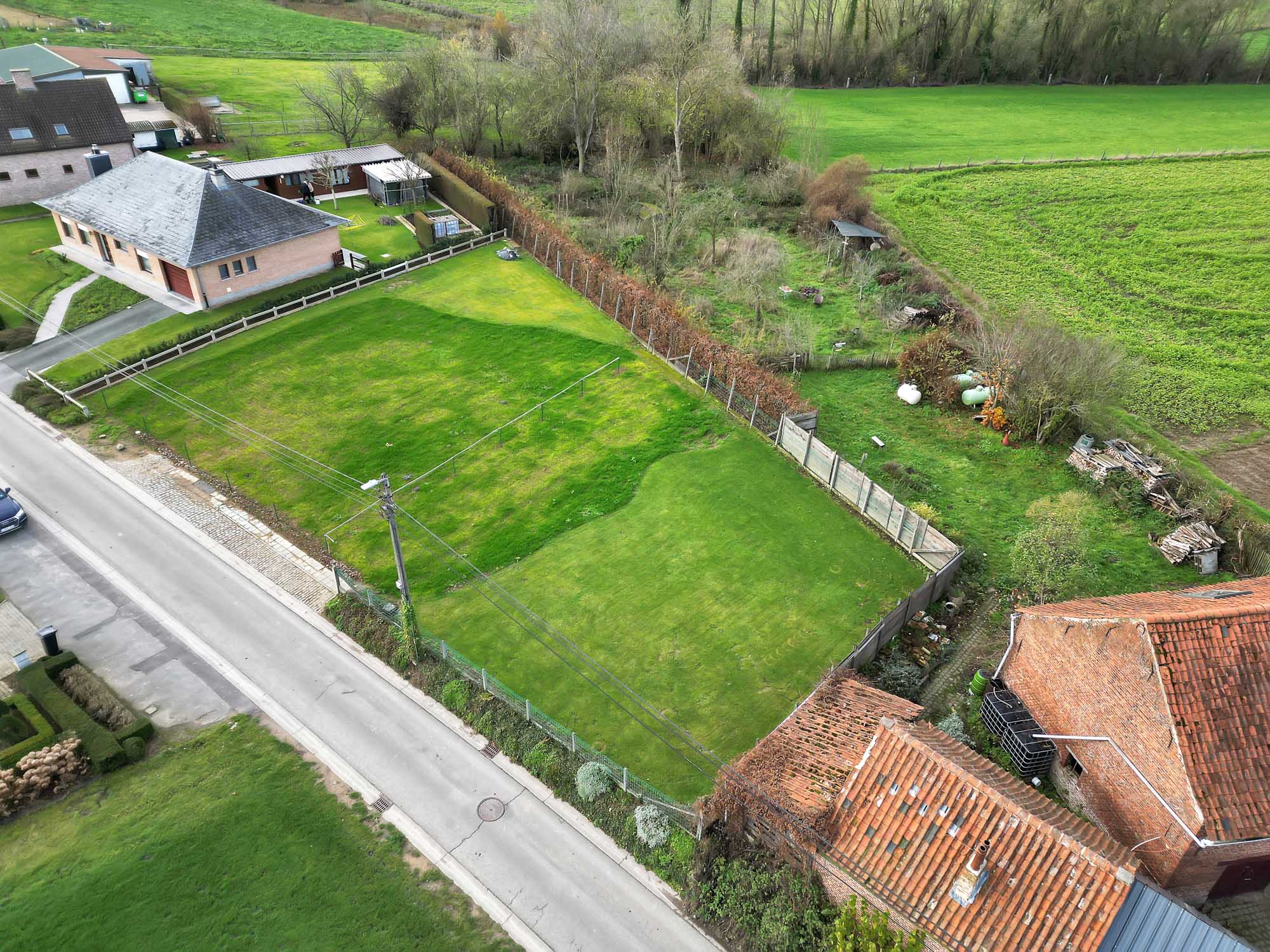 Perceel grond voor open bebouwing op 3a 67ca - foto 5