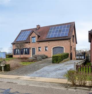  Instapklare, landelijk gelegen villa met prachtig uitzicht.Deze prachtige, landelijk gelegen villa combineert rust, ruimte en hedendaags...