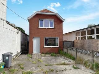 Leuke woning te koop op een perceel van 1 are 50 in het centrum van Ramsel!Deze gezellige woning heeft op het gelijkvloers een leefruimte (opgedeeld...