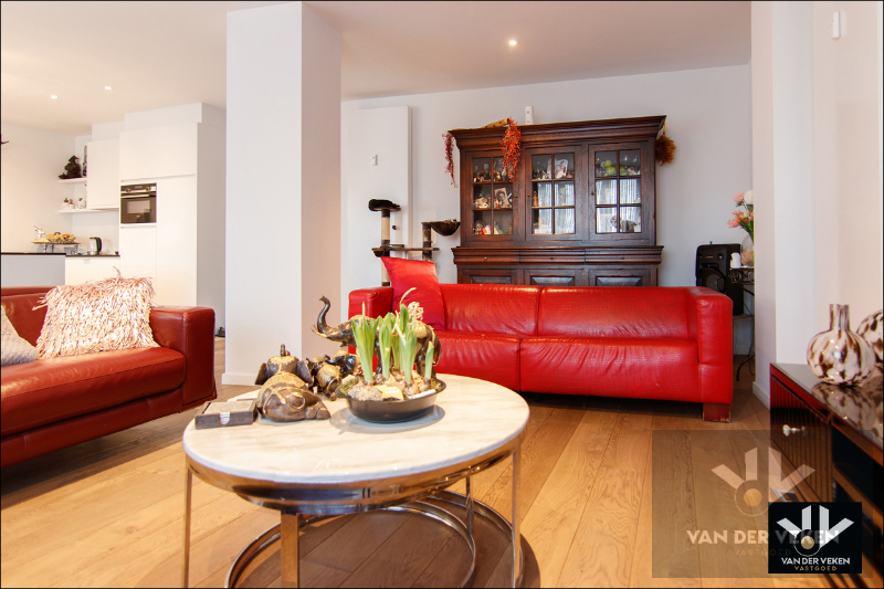 Totaal gerenoveerd gelijkvloers 3 slpk-appartement op een toplocatie. Garagebox optioneel! - foto 5