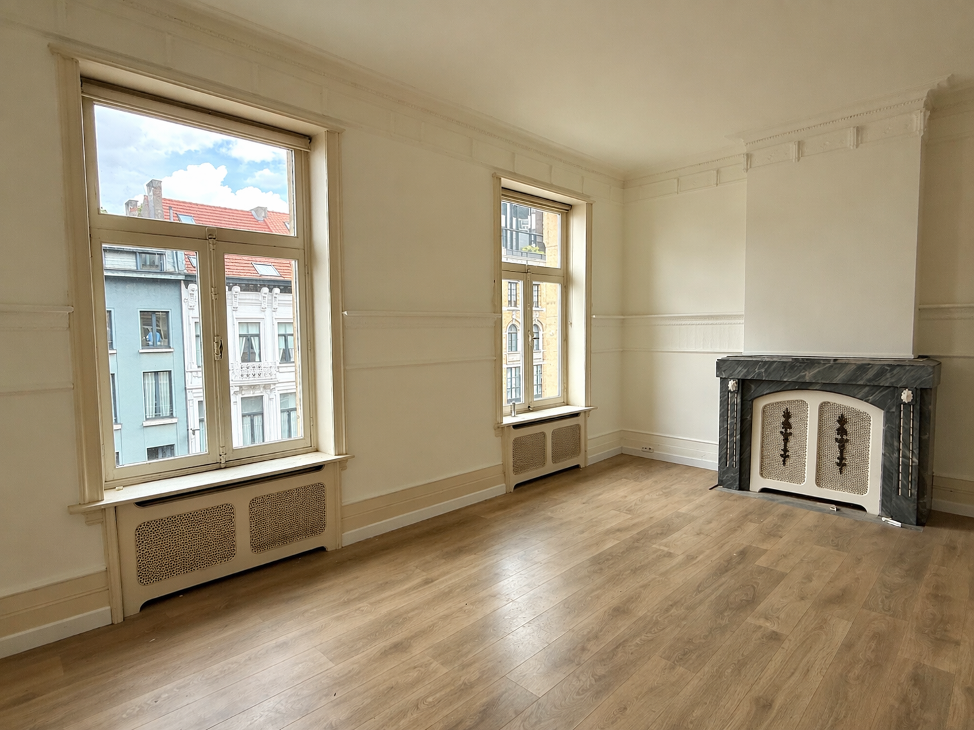Authentiek 2-slaapkamer appartement op toplocatie. - foto 2