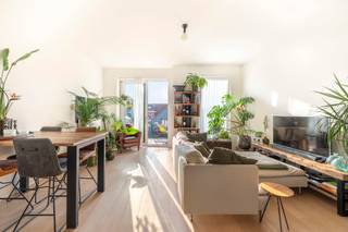 Van ontbijt in de zon tot aperitief op het Zuid – alles op wandelafstand. In de Kloosterstraat, één van de gezelligste straten van Antwerpen, vind...