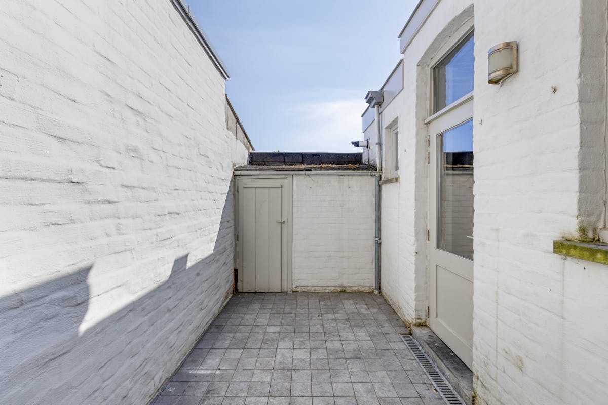 Charmante woning met 3 slaapkamers en koer in centrum Brugge - foto 4