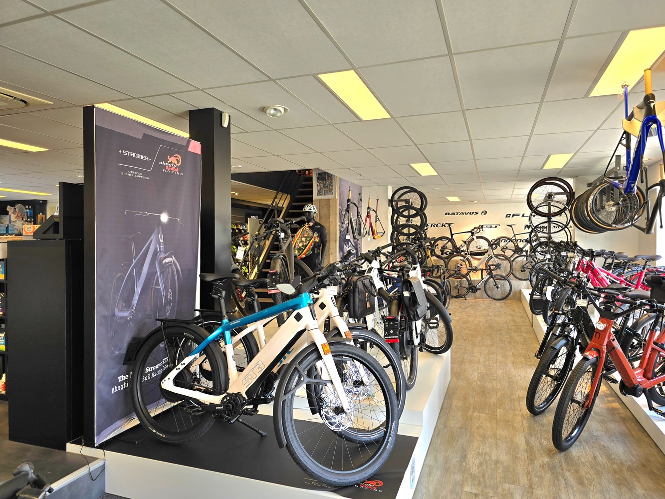 TE KOOP: WINKEL / TOONZAAL 386 m² met ruime woonst ( momenteel "FIETSEN GAETHOFS" ) – ideale investering op toplocatie! - foto 5