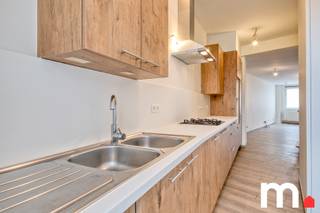 Bent u op zoek naar een instapklare woning in Kortrijk nabij het centrum? Dan is dit de woning die u zoekt!De woning is ideaal gelegen nabij winkels,...