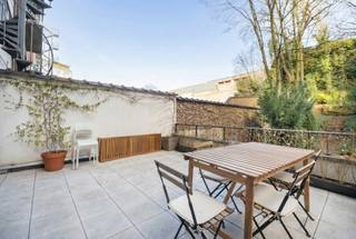 Op de prestigieuze Louizalaan ontdekt u een onverwachte oase van rust. Dit appartement van ±60 m², gelegen aan de achterzijde van een gebouw uit...