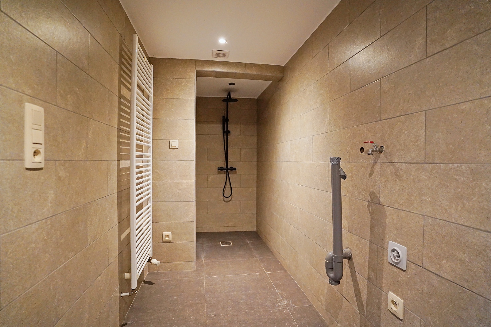 Instapklaar handelspand met strategische ligging te Overmere - photo 5