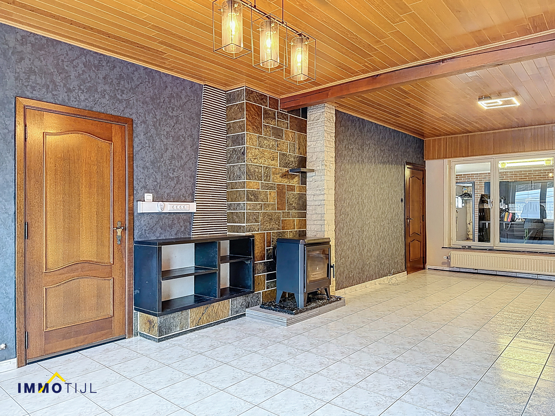 Halfopen gezinswoning met drie slaapkamers in rustige buurt! - foto 4