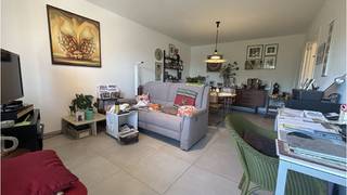 Gerenoveerde serviceflat - assistentiewoning te koop in Residentie Berkenhof in Assebroek, net buiten het centrum van Brugge en midden in...