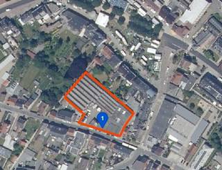 À la recherche d'un terrain de projet intéressant dans un cadre calme mais facilement accessible ? Alors ce terrain de 3074 m² près du centre...