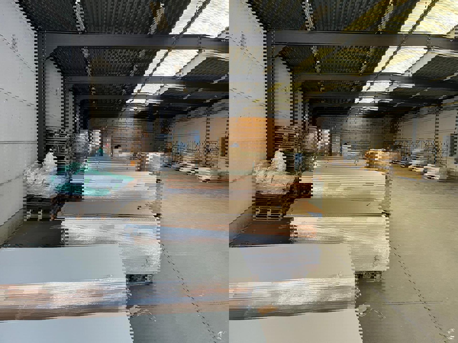 Magazijn 1020m² met kantoor te huur  - foto 4