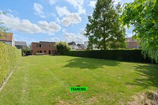 Op een centrale ligging in Scheldewindeke (nabij lokale handelaars, openbaar vervoer, scholen én invalswegen) treffen we deze instapklare...