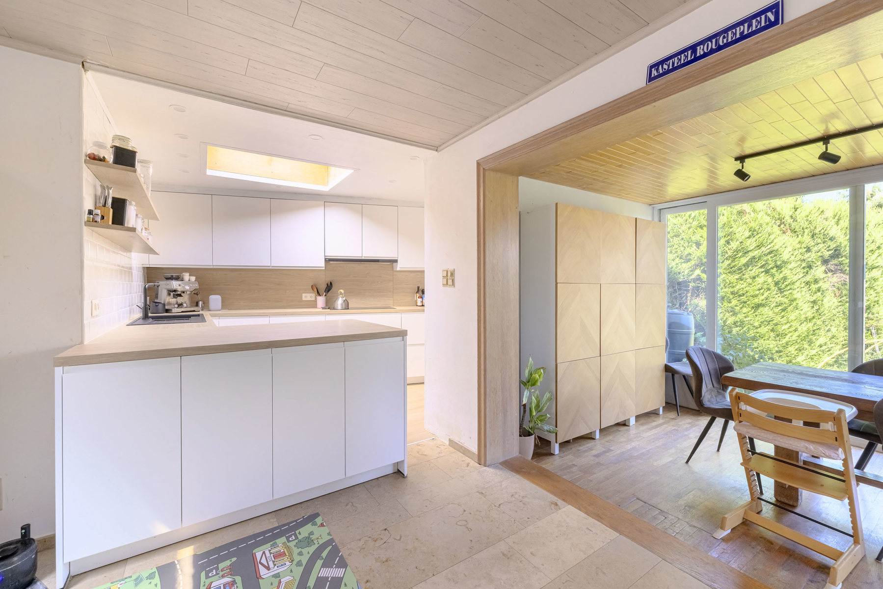 Ruime woning met 4 slpk, 2 bdk, garage en tuin!  - foto 4