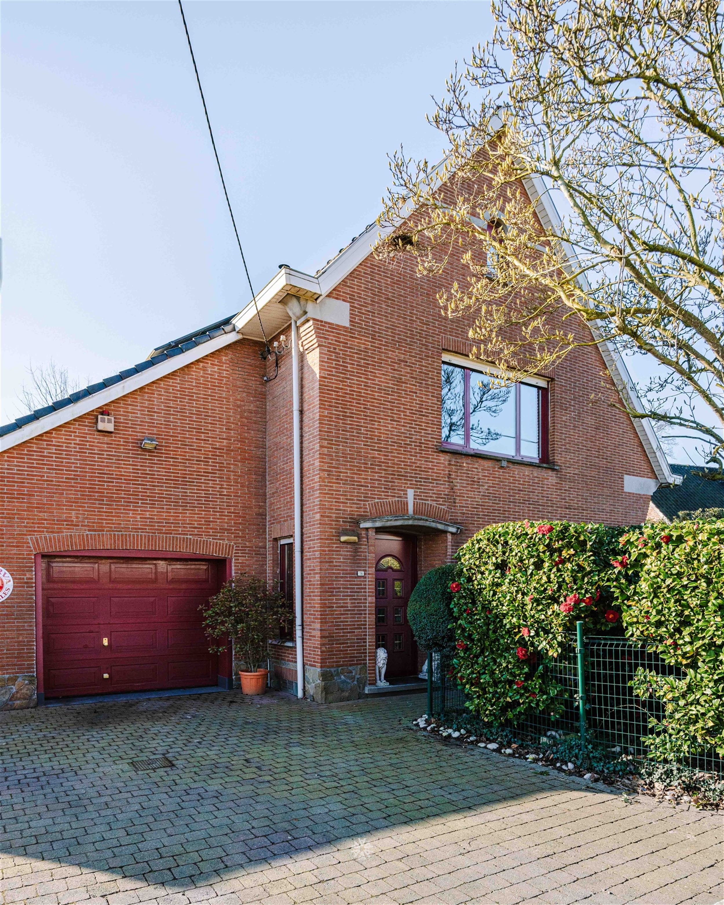 Te renoveren gezinswoning op rustige ligging  - foto 2