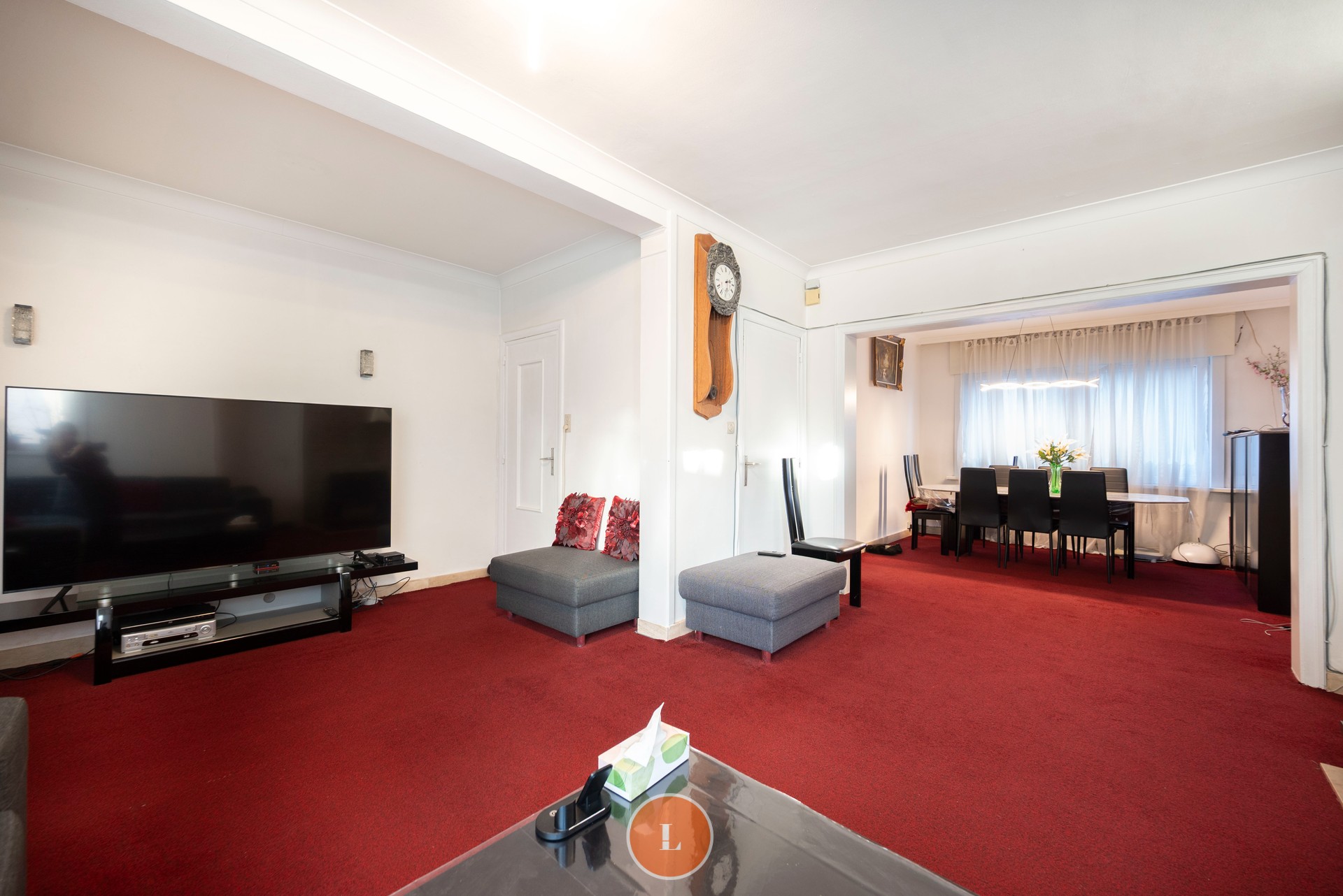 Goed onderhouden woning met 5 slaapkamers, tuin en 2 garages - foto 3