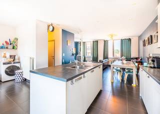 In een kleinschalige residentie die gelegen is op de Veurnestraat 116 (De Panne), stellen wij u dit instapklare appartement op de eerste...