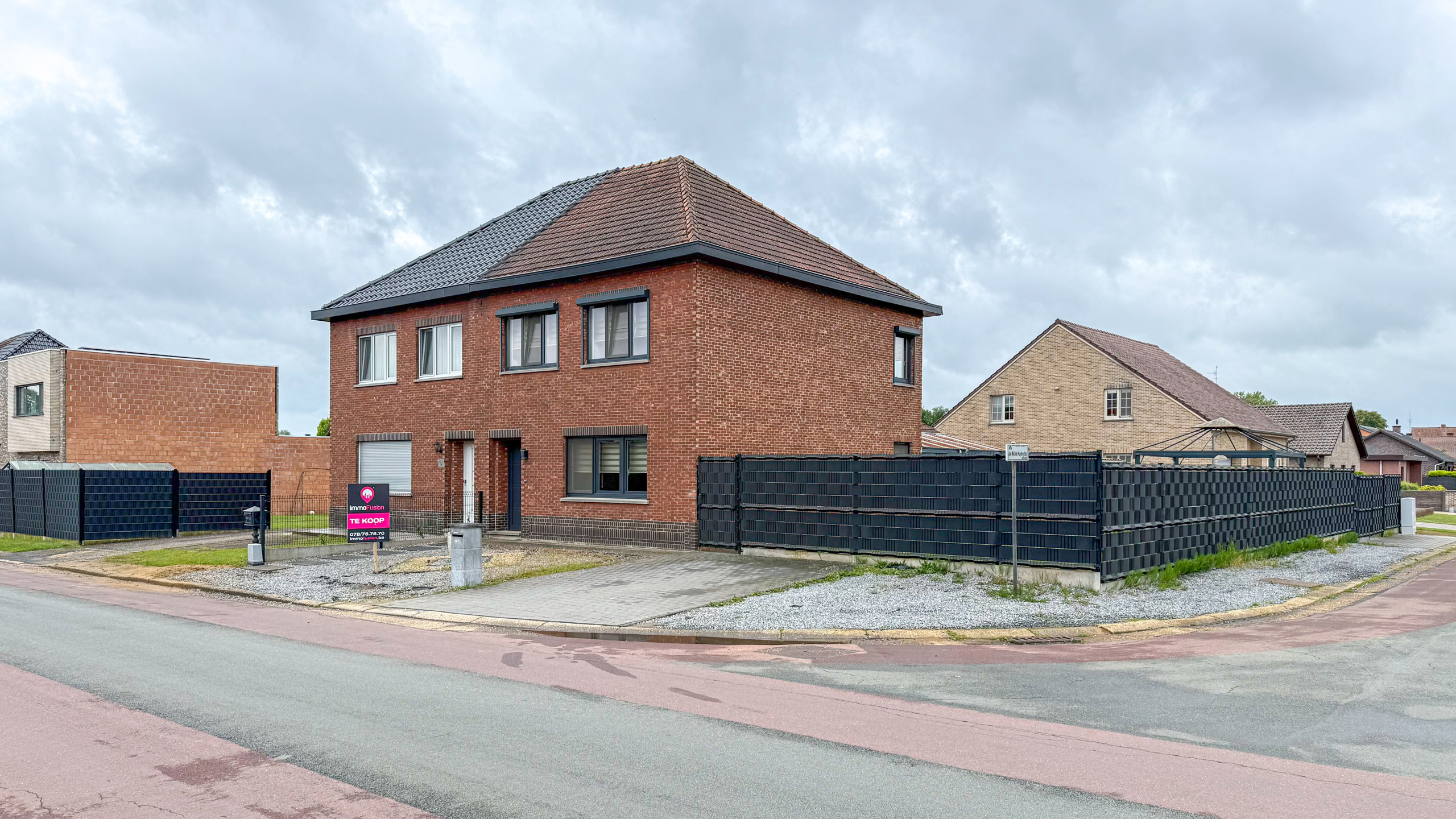 Halfopen woning met tuin en dubbele garage in H-Z! - foto 4