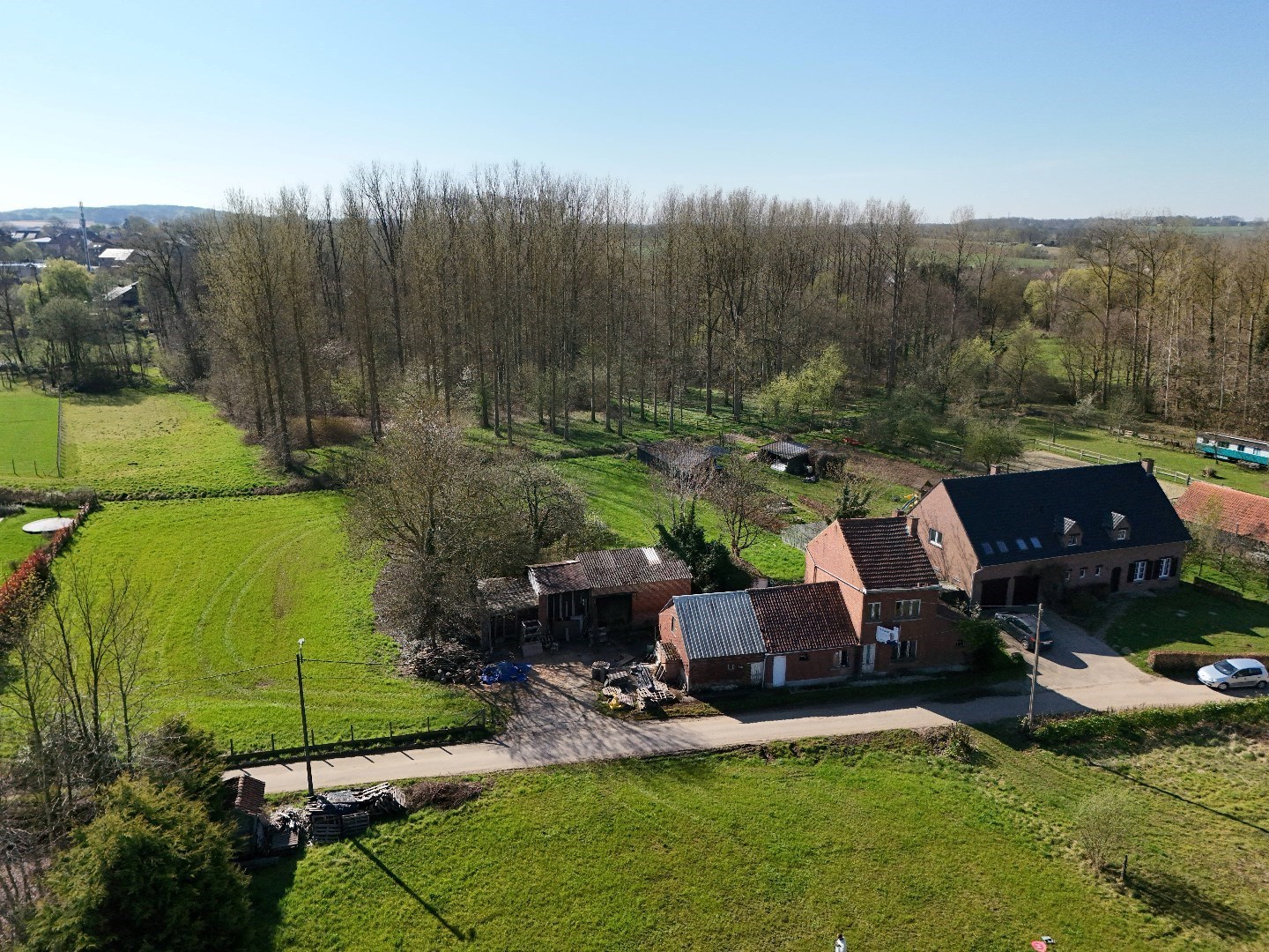 Renovatieproject te koop in Kortrijk-Dutsel (Holsbeek) op een perceel van bijna 14 are - foto 2