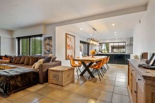 Instapklare woning met handelsruimte – wonen en werken in perfecte harmonieOntdek deze recente, instapklare woning waar comfortabel wonen en...