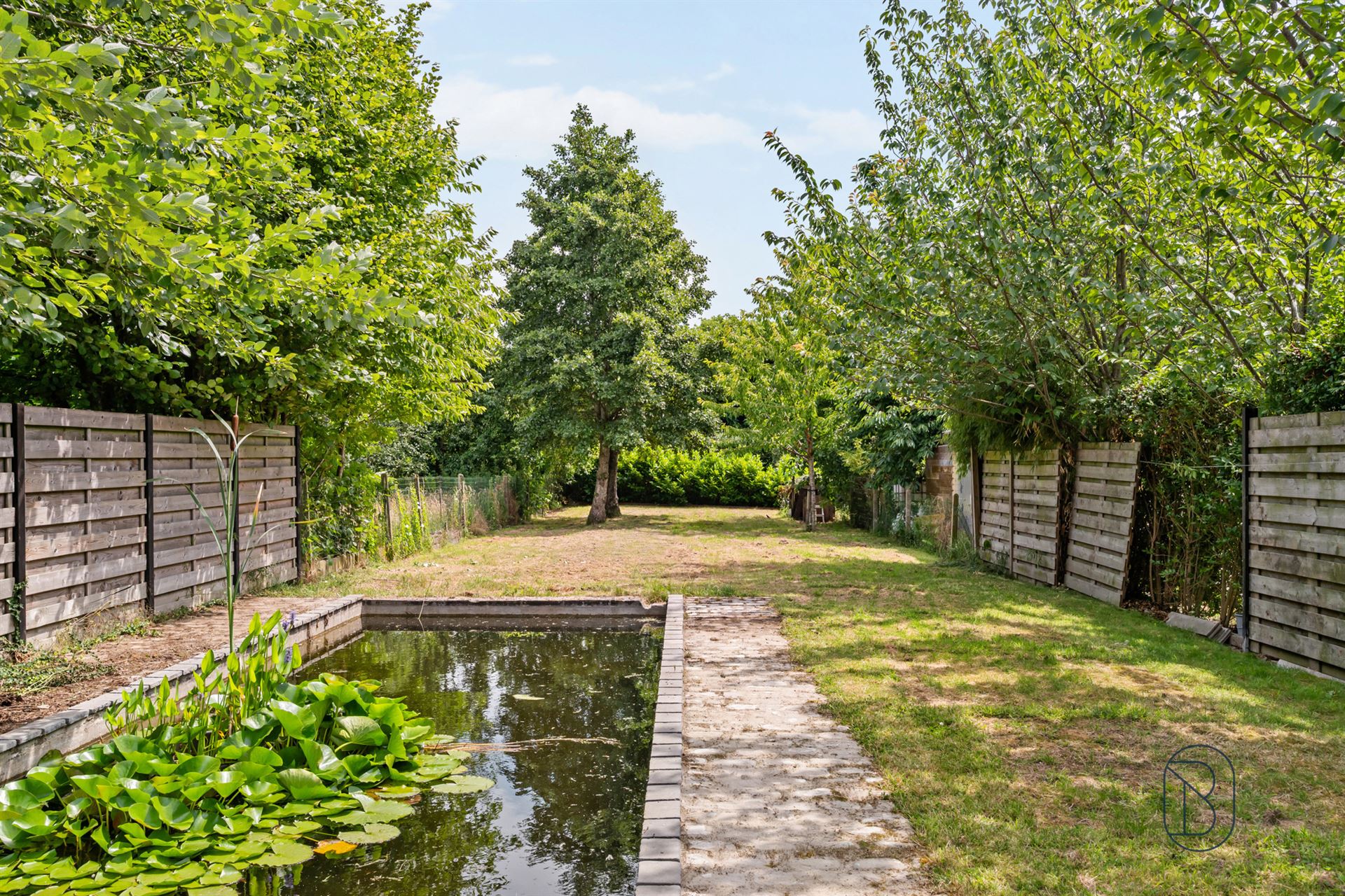 Knap gerenoveerde woning met 3 à 4 slk, en zwemvijver - foto 4