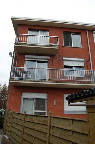 Heel goed gelegen appartement dichtbij centrum/scholen/openbaar vervoer ontsluitingswegen . Maandelijkse kosten beperkt. Drie bewoners staan in...