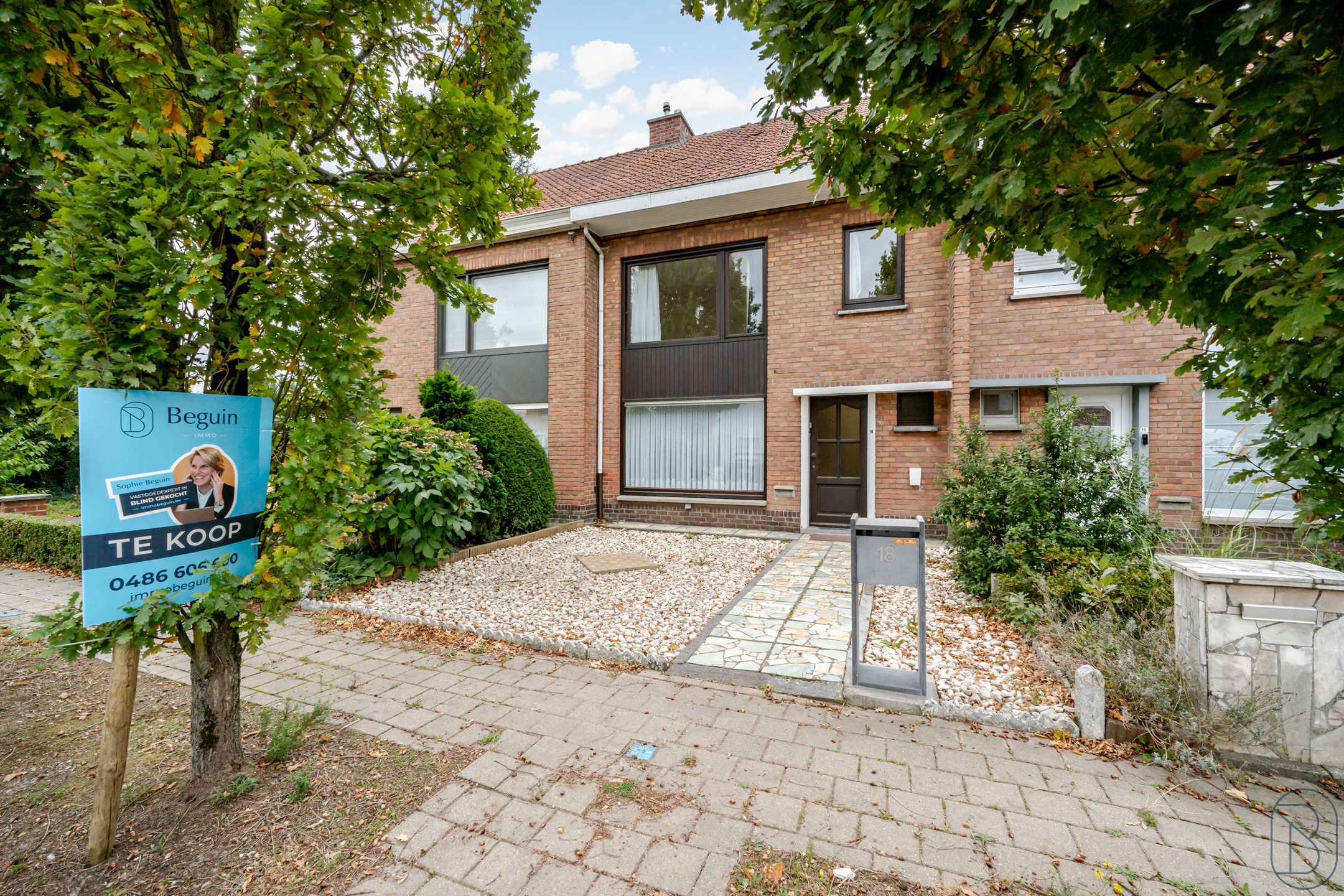 Leuke woning met 3 slk, zonnige tuin en uitweg achteraan. - foto 1