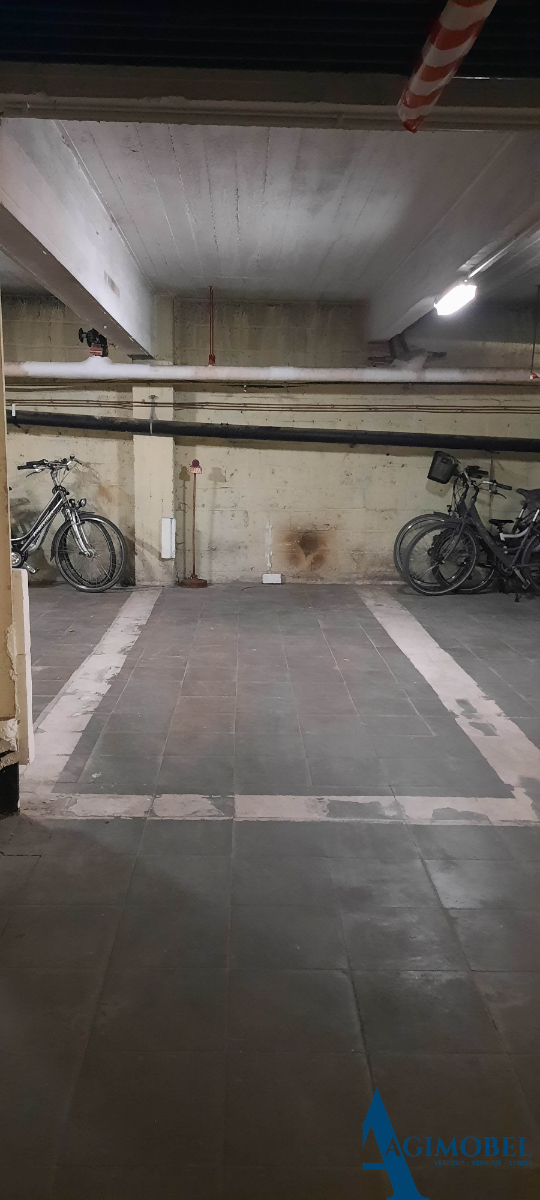 Centraal gelegen staanplaats met ingang aan de Leopoldlaan / hoek Zeedijk Albertstrand Knokke - photo 1