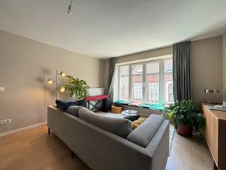 Dit aangename appartement is ideaal gelegen tussen station Dampoort en St-Jacobs, in de onmiddellijke nabijheid van winkels, openbaar vervoer en...