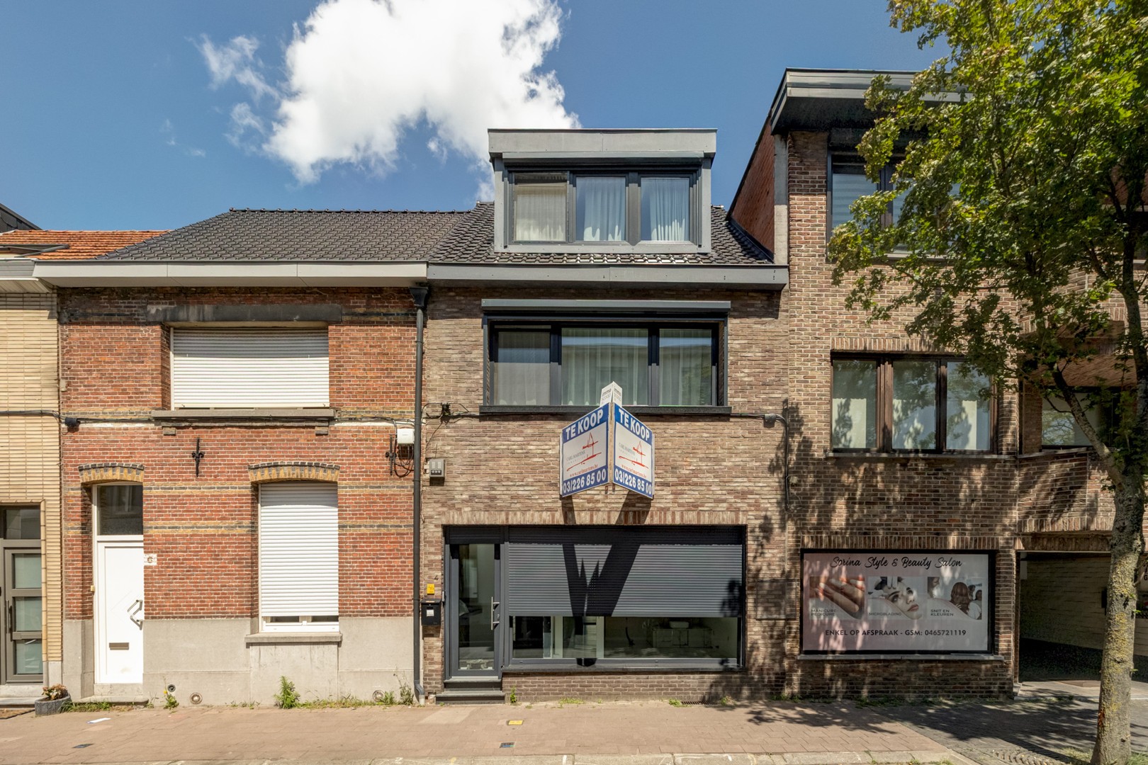 Commercial à vendre à Merksem avec 4 chambres - photo 1