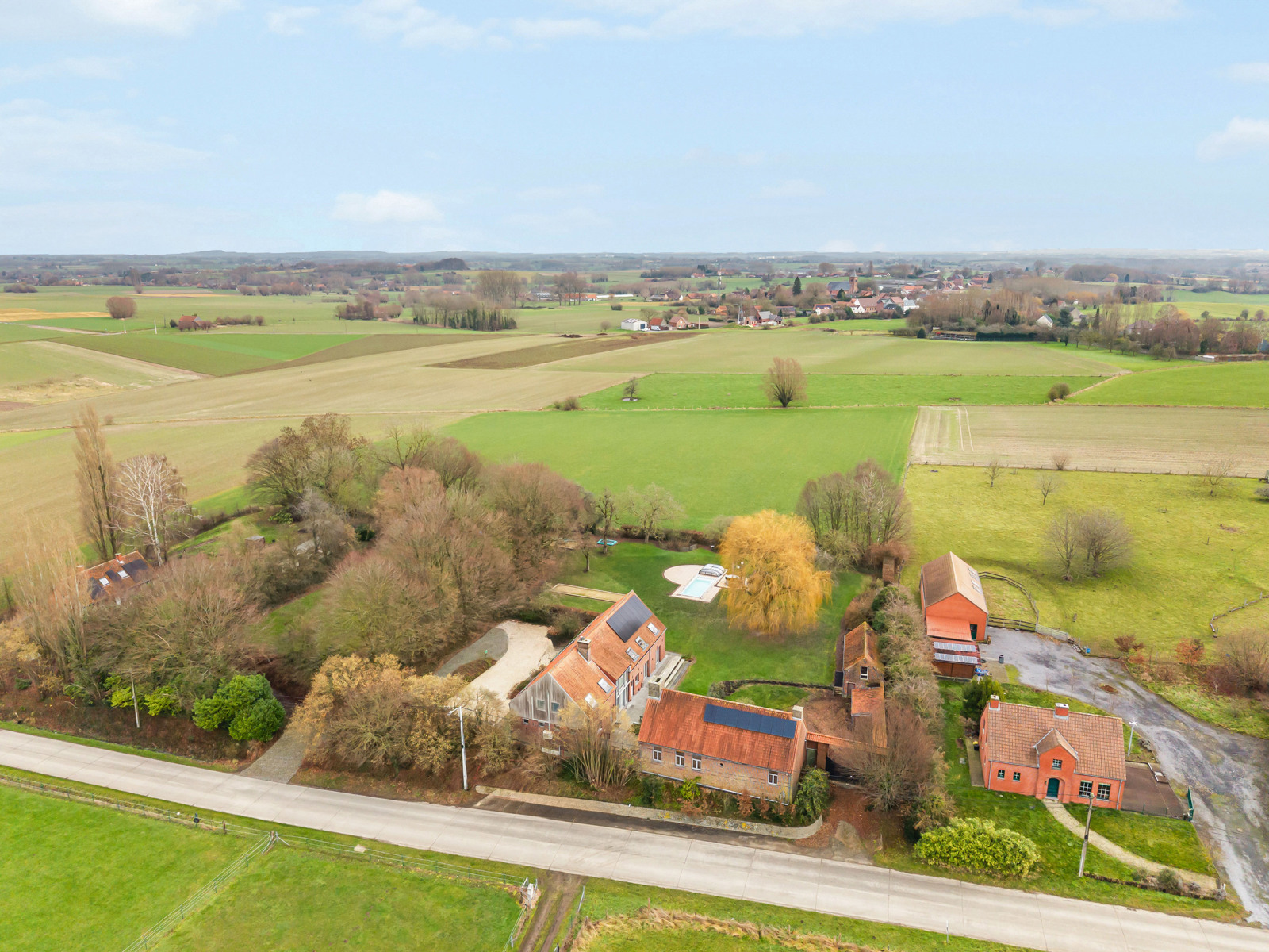 Maison à vendre à Ellezelles avec 7 chambres - photo 1