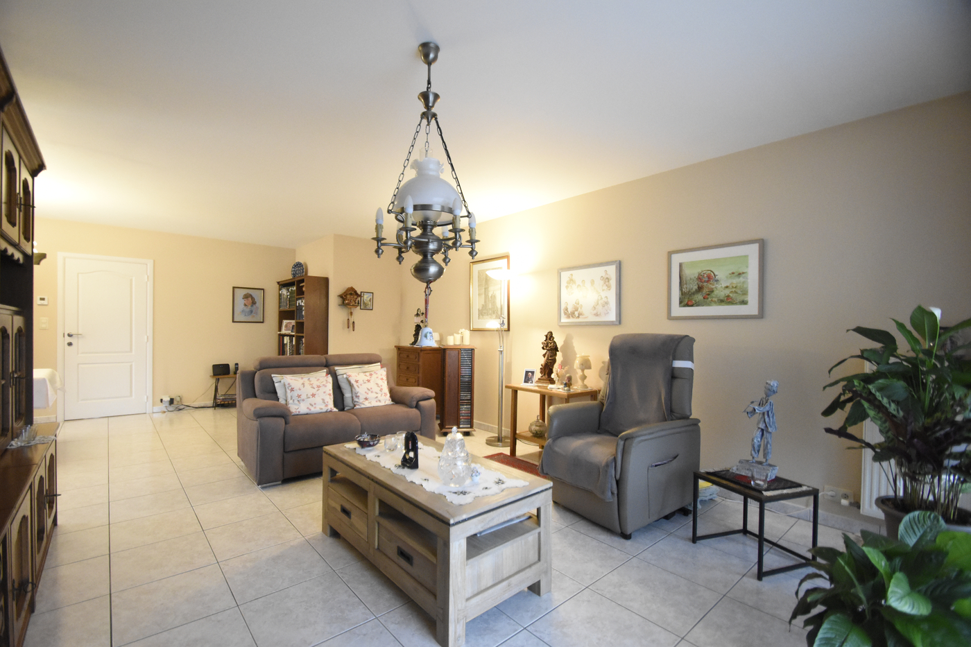 Lichtrijk appartement met 2 slaapkamers in Burcht - foto 1