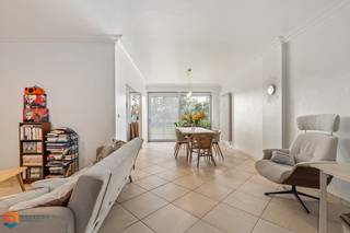 Op een uitstekende locatie te Mechelen langs domein Montreal bevindt zich dit gelijkvloerse appartement met 2 slaapkamers en een leuk terras. U...