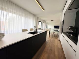 Dit prachtig gerenoveerde appartement bevindt zich in de prestigieuze Leopoldstraat, in het hart van Turnhout. De volledige renovatie in 2021...