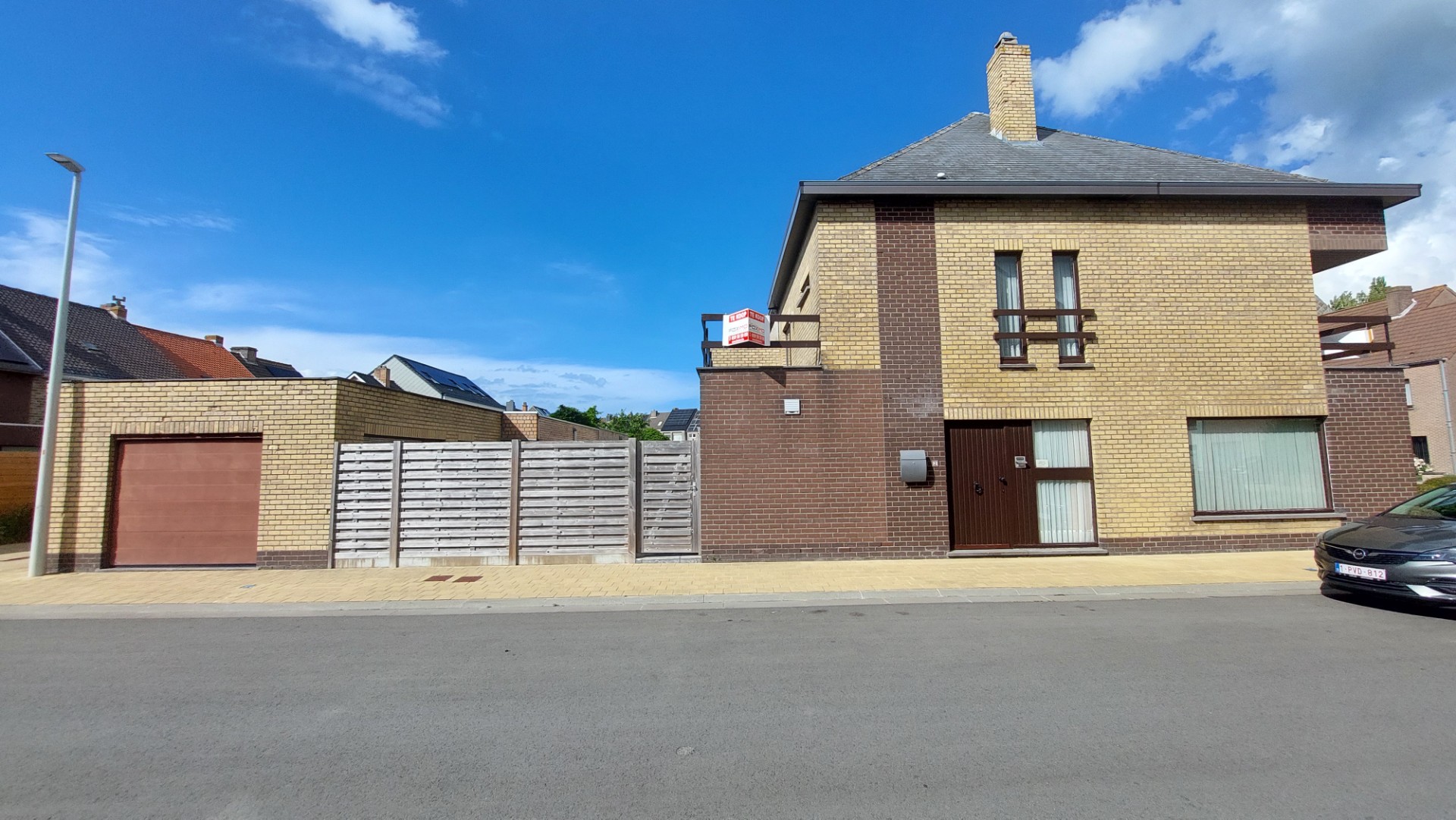 Ruime half open bebouwing met 3 slaapkamers, garage en 3 terrassen te Bredene - foto 3