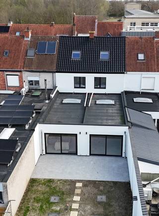Een energiezuinige thuis met karakter in hartje Heule – EPC A! Stel je voor: thuiskomen in een instapklare, lichtrijke woning waar ruimte, comfort...