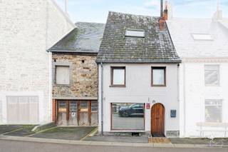 Contact agence : Infos et visites auprès de Thomas Pirquet au 0498/78.07.93We Invest Charleroi & En Fagne vous propose cette jolie maison pleine de...