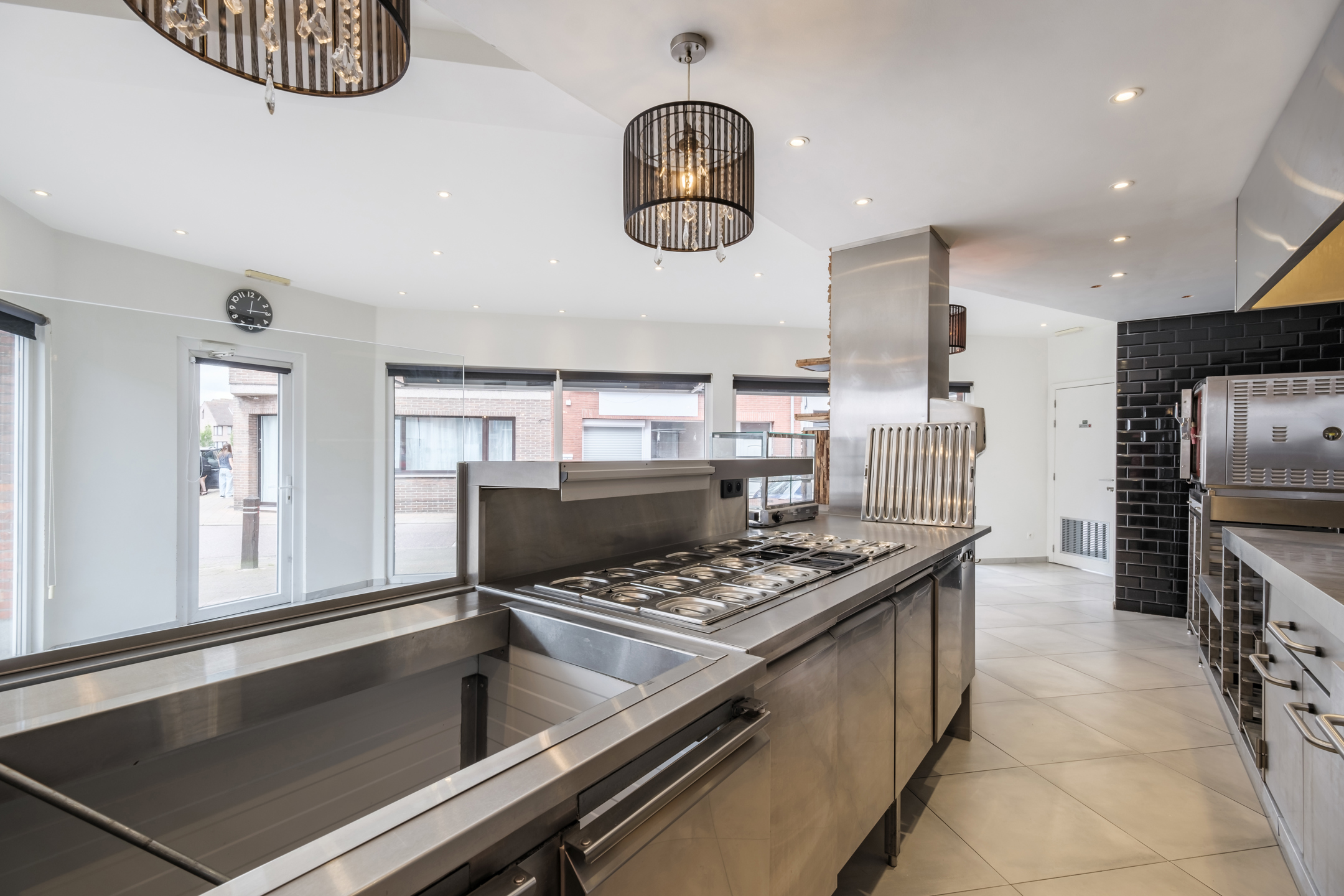 Commerciële ruimte nabij het centrum van Bornem - foto 5