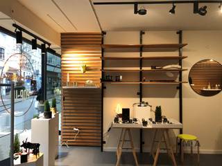 Op zoek naar een betaalbaar pand in een hippe buurt ? In de Dokter Willemsstraat stellen we u een gelijkvloerse winkelruimte of kantoor...