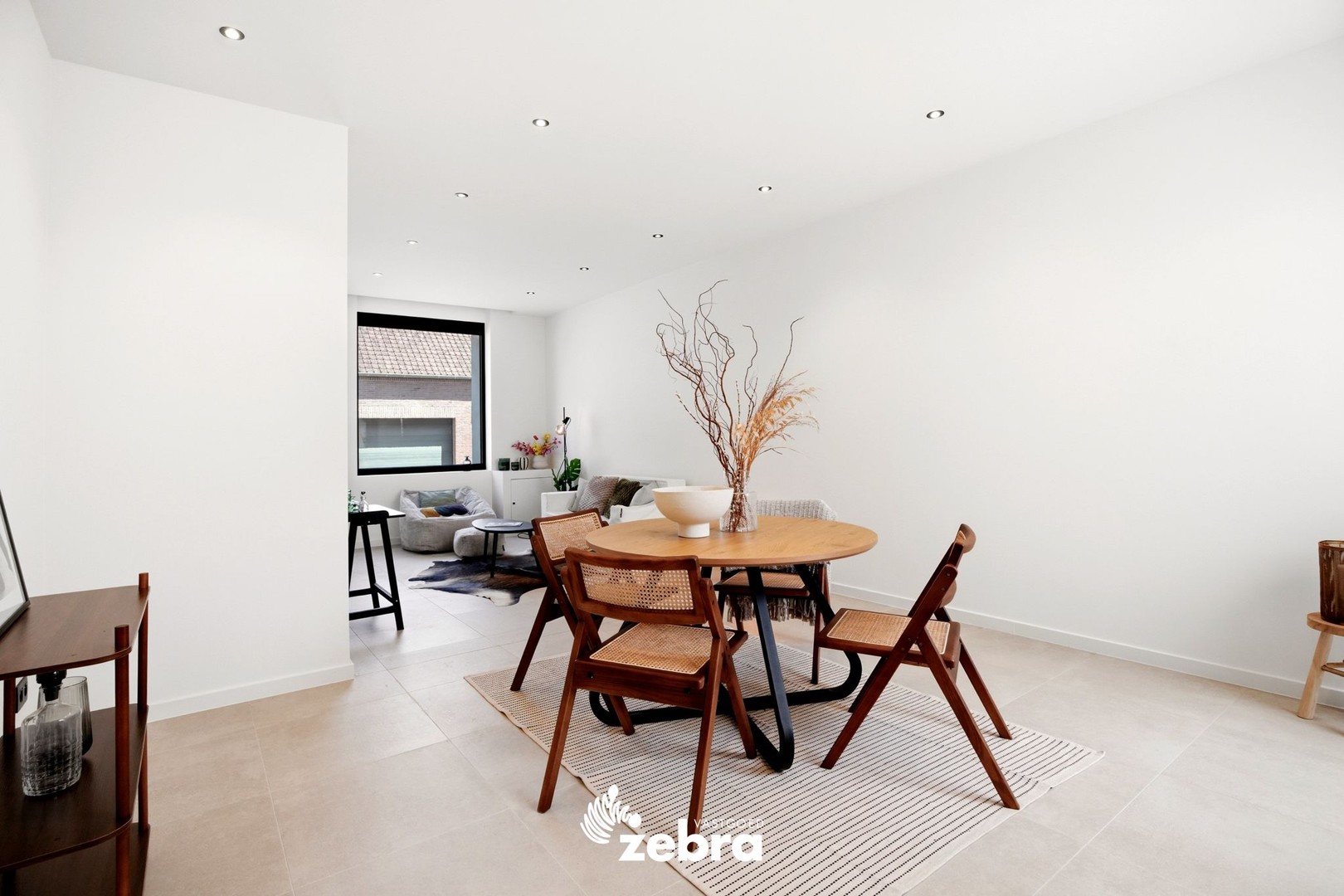 Stijlvolle woning met garage en achterliggende uitweg! - foto 4