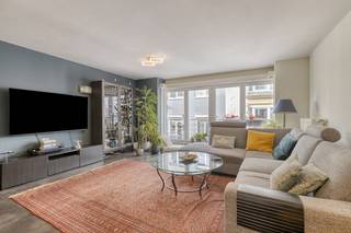 Dit uitstekend onderhouden en uiterst energiezuinige (EPC A) appartement, gebouwd in 2008, wordt te koop aangeboden in het bruisende Blankenberge...