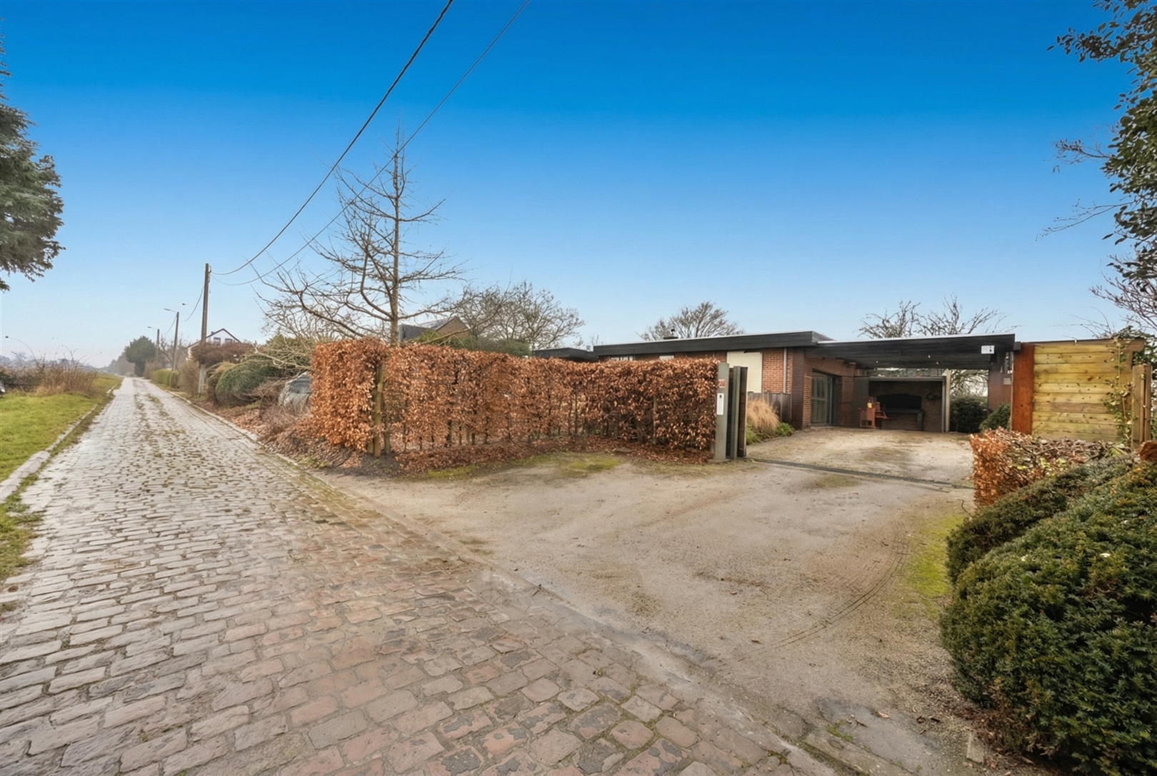 Te renoveren charmante bungalow met prachtige tuin - foto 3