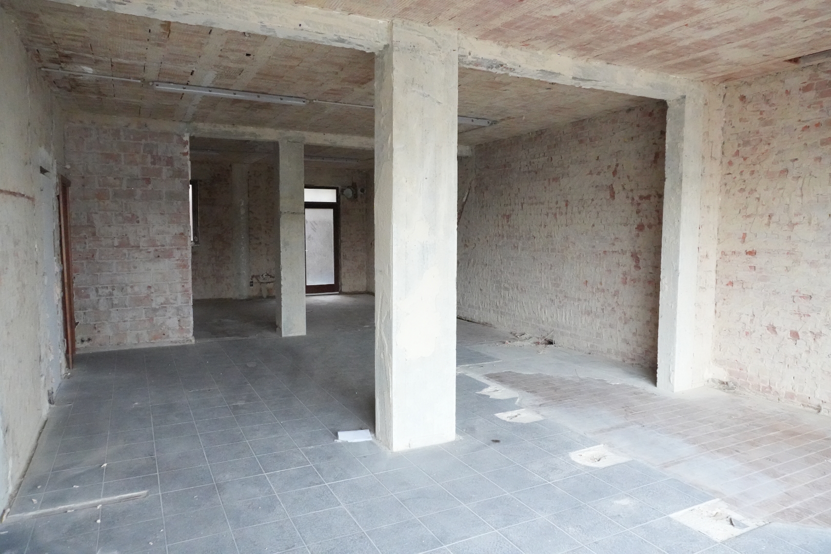 Casco handelgelijkvloers op het Europaplein te Oostduinkerke nabij het strand - photo 3