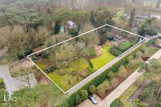 Ruim perceel voor villabouw gelegen nabij de golf en het meer van het groene Keerbergen.De bouwgrond kan bestemd worden voor een vrijstaande...