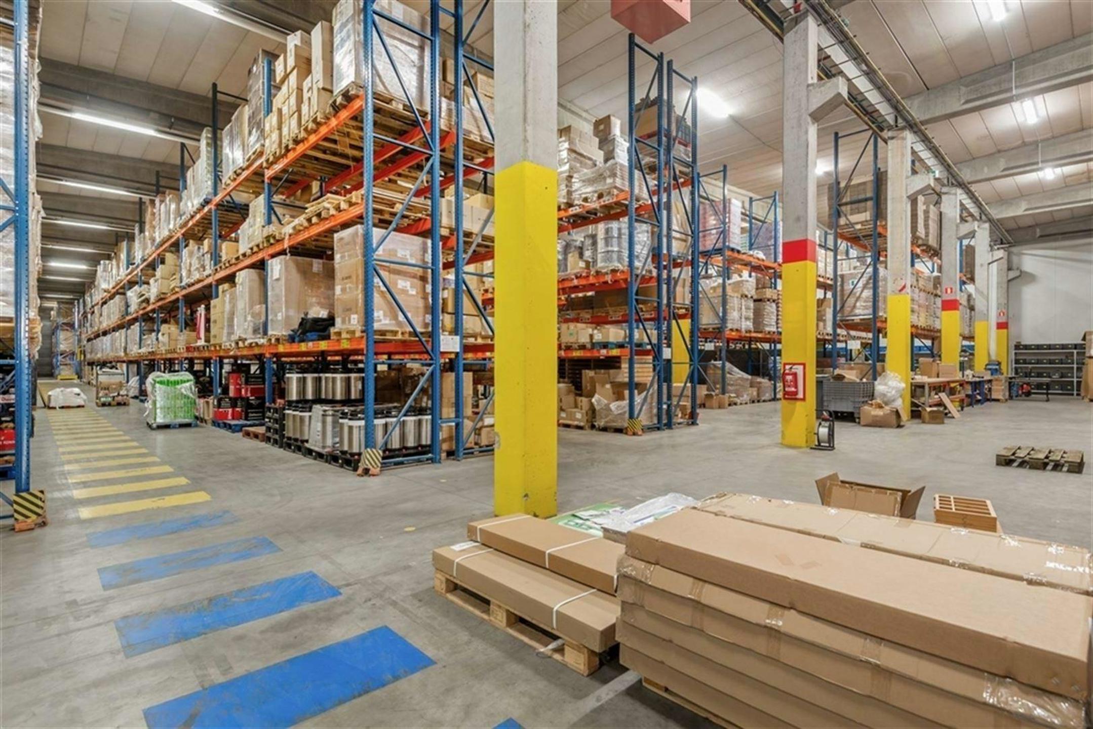 Logistiek magazijn langs E17 tot +/- 3.000m² met loskades - foto 2