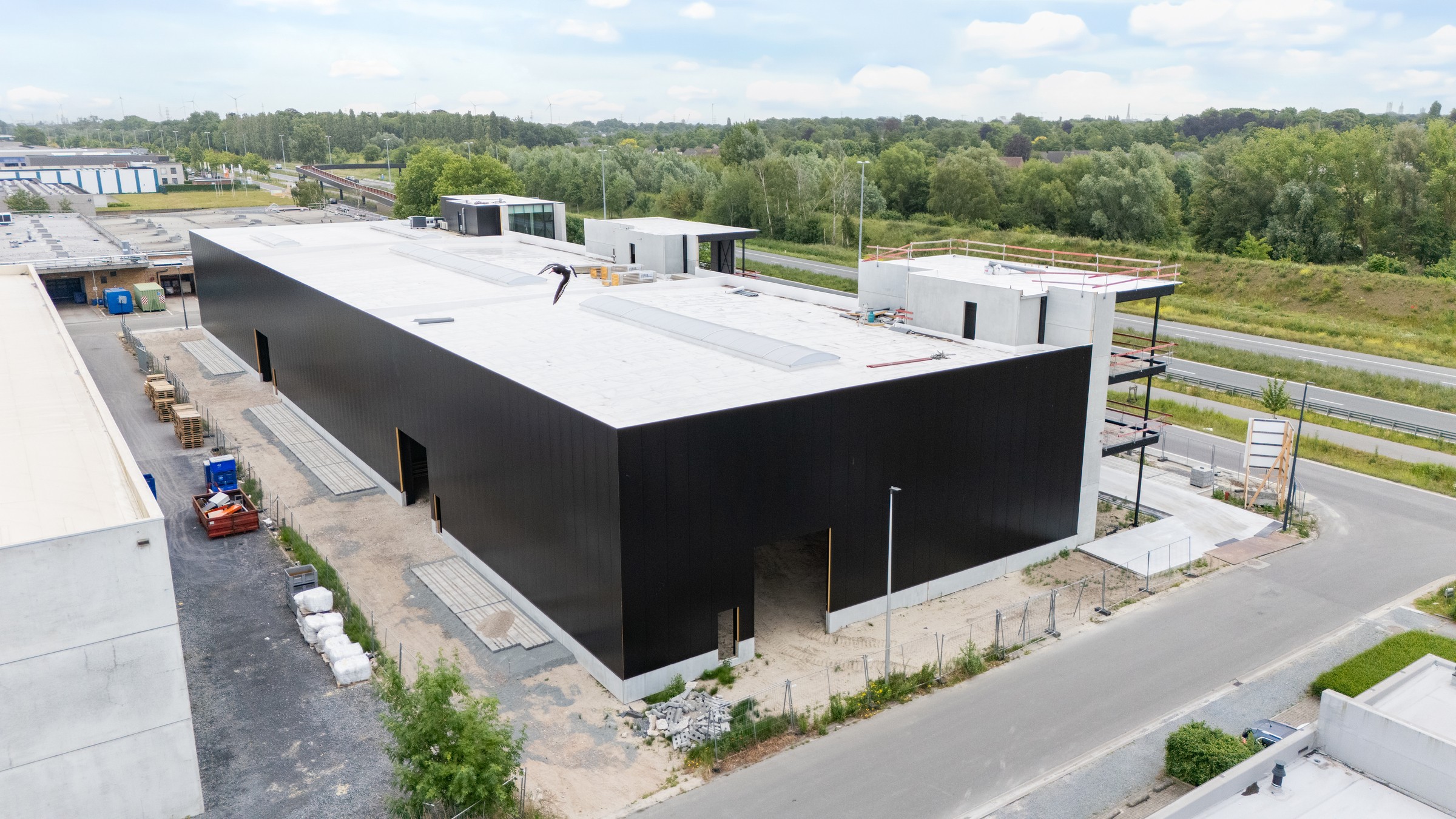 Nieuwbouw bedrijfsunit langs R4 bestaande uit kantoor en magazijn - foto 4